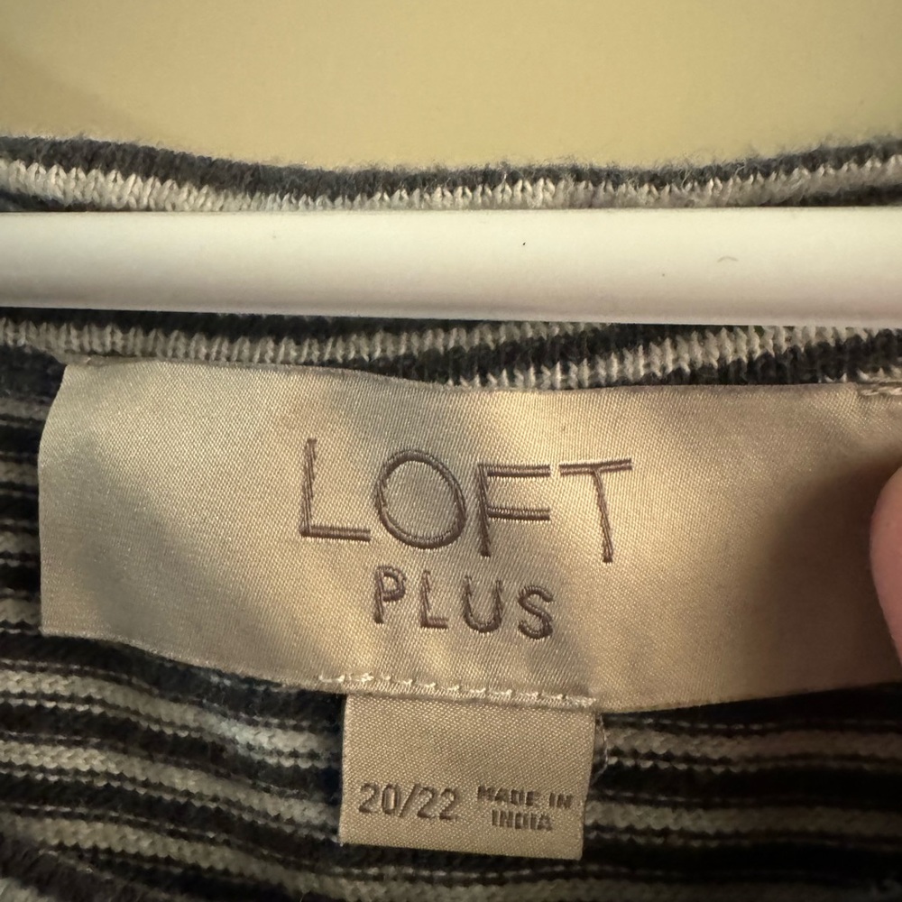 Loft Plus striped shirt “Lovely” size 20-22 - Picture 3 of 3